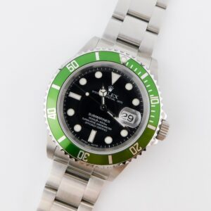 Rolex Submariner Date 16610LV "Kermit", Box/Paper