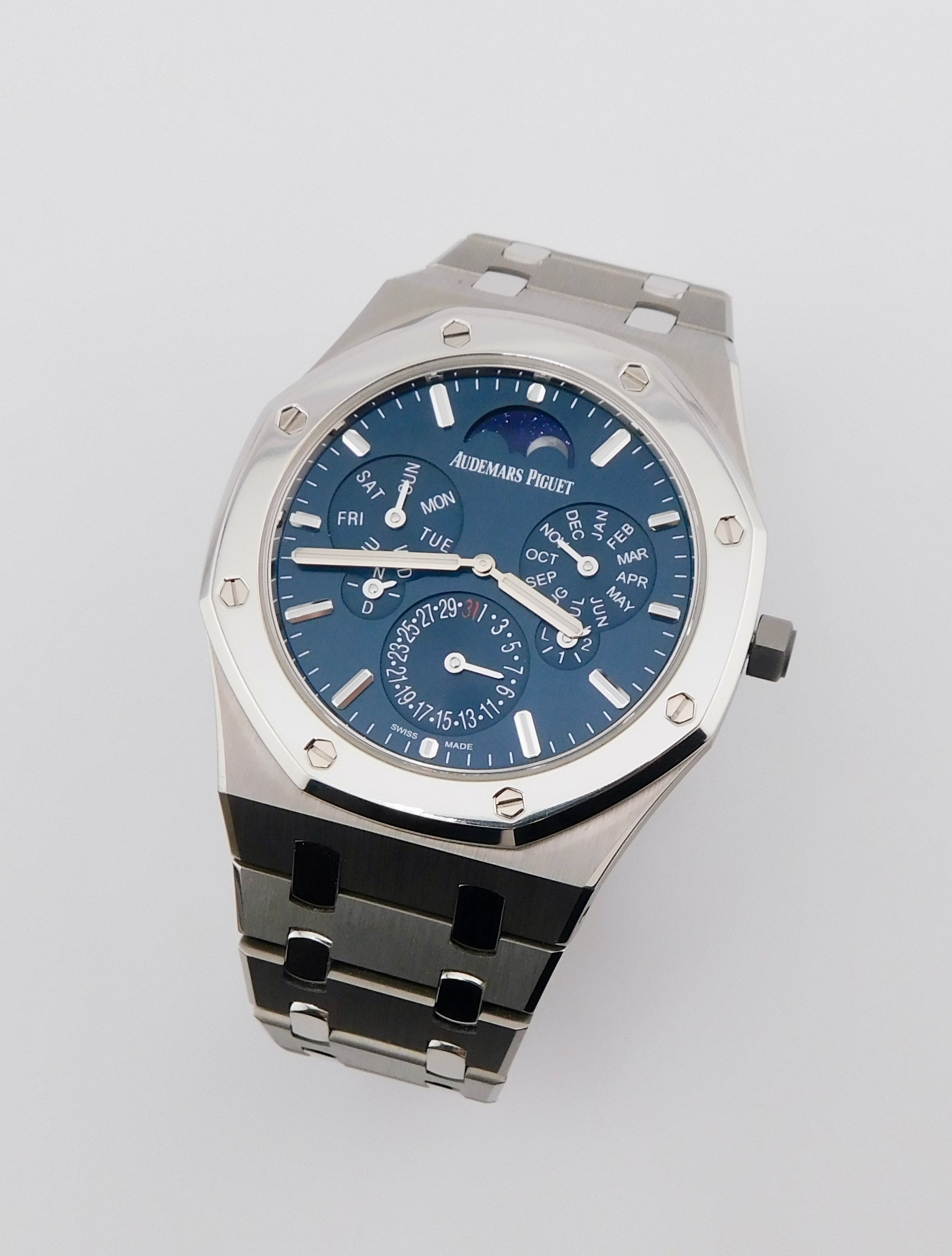 Audemars Piguet Royal Oak RD2 Perpetual Calendar Ultra-Thin, Box/Paper