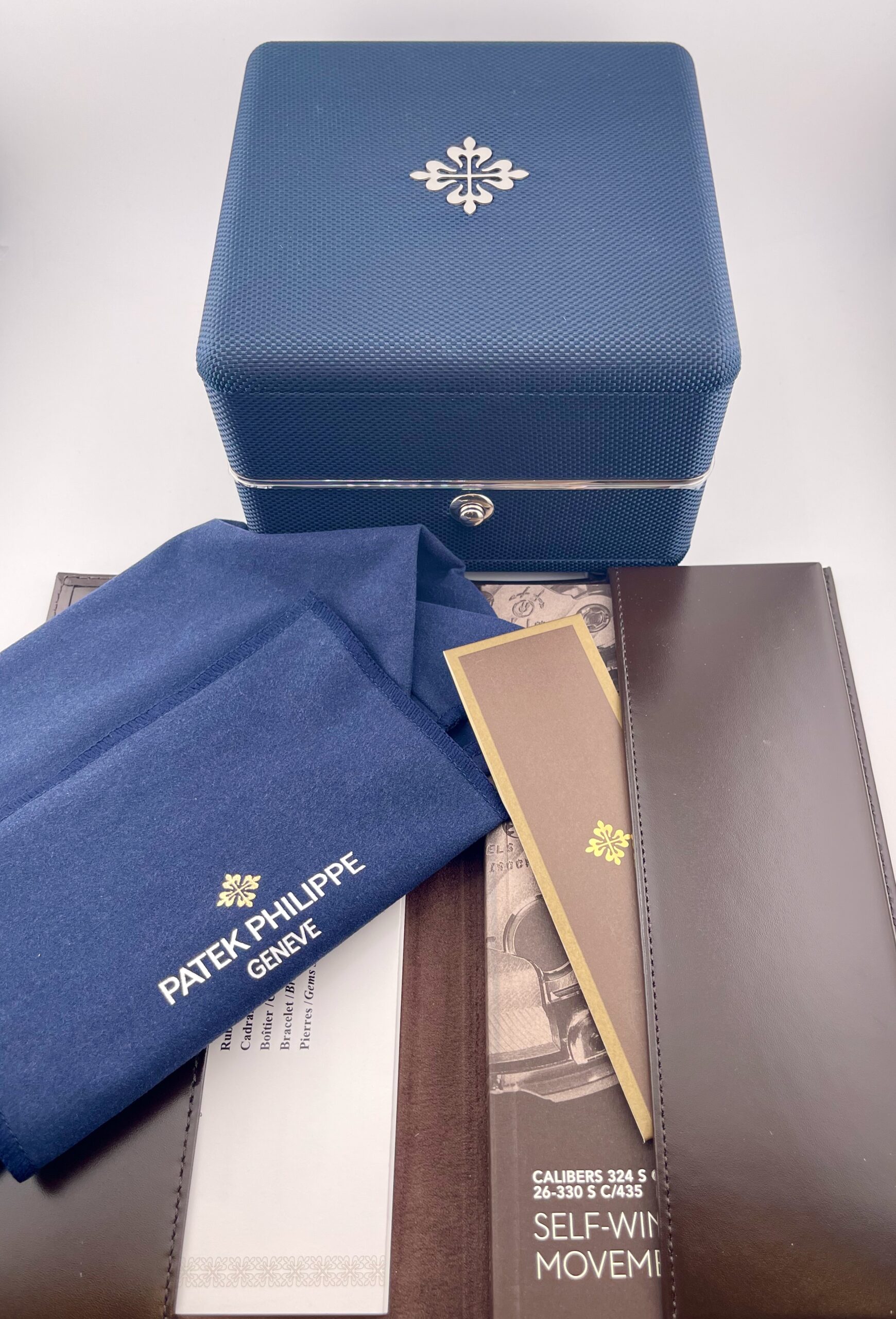 Patek Philippe Cubitus Ref. 5821/1A-001, Green Dial, Box/Paper - immagine 6