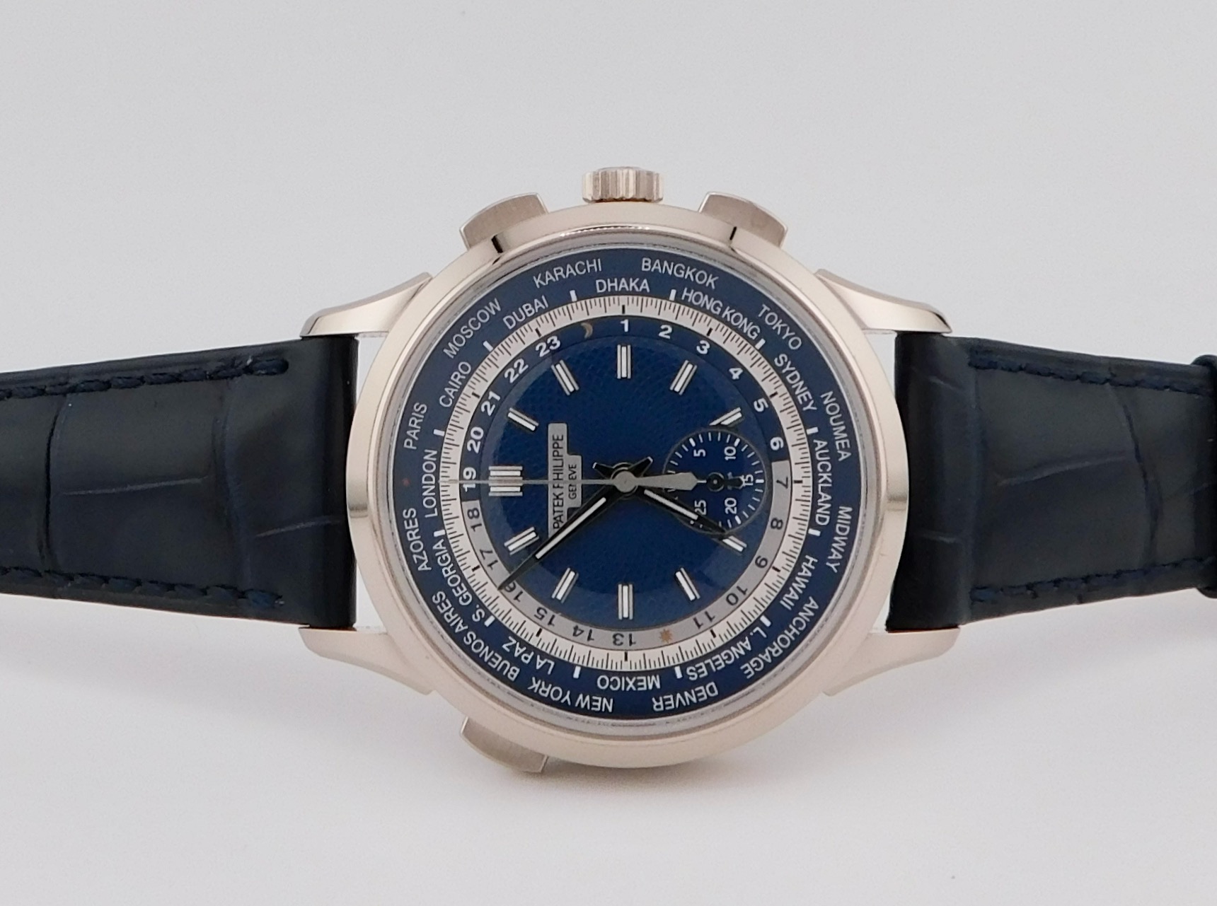 Patek Philippe World Time Chronograph 5930G-001, White Gold, Box/Paper - immagine 3