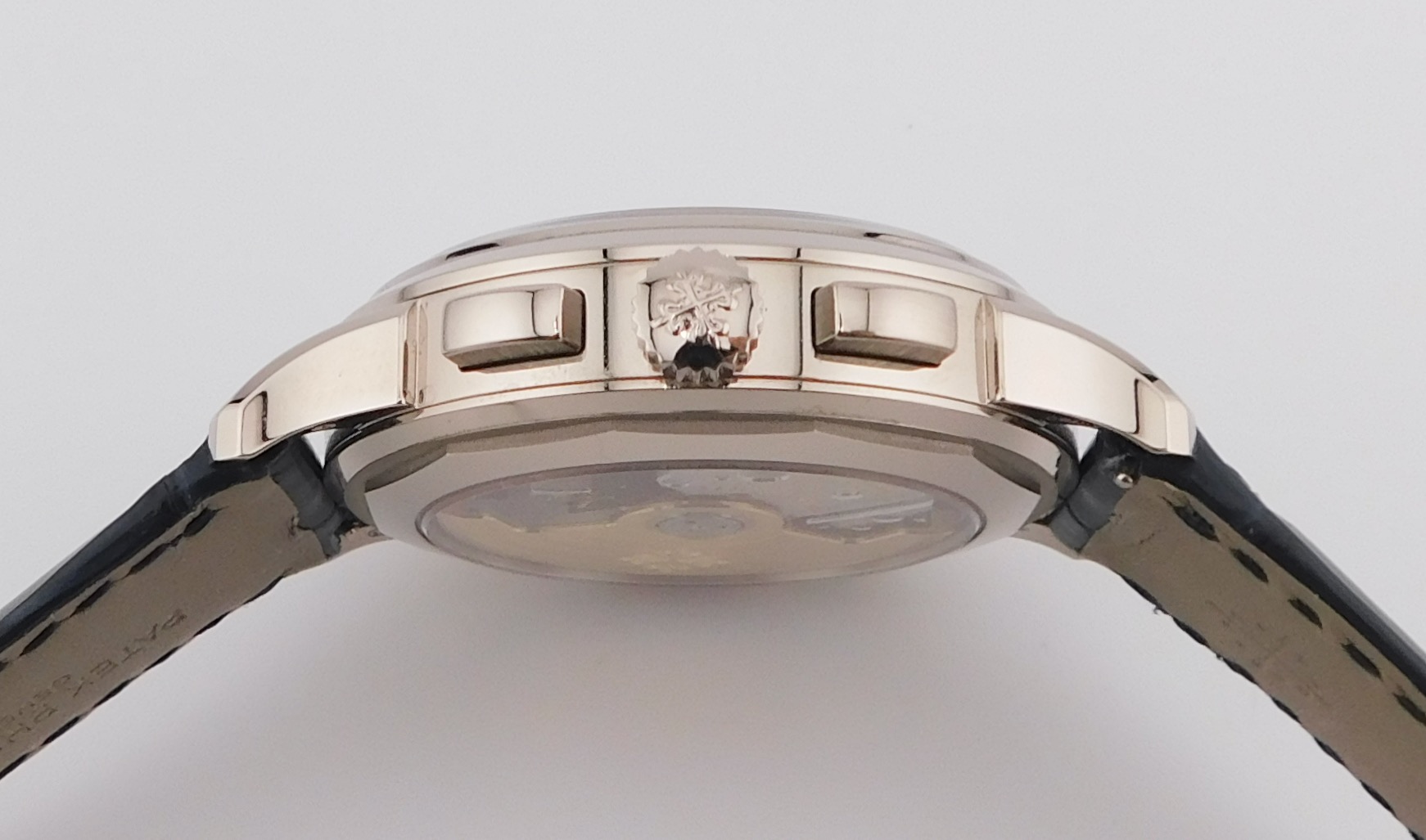 Patek Philippe World Time Chronograph 5930G-001, White Gold, Box/Paper - immagine 4