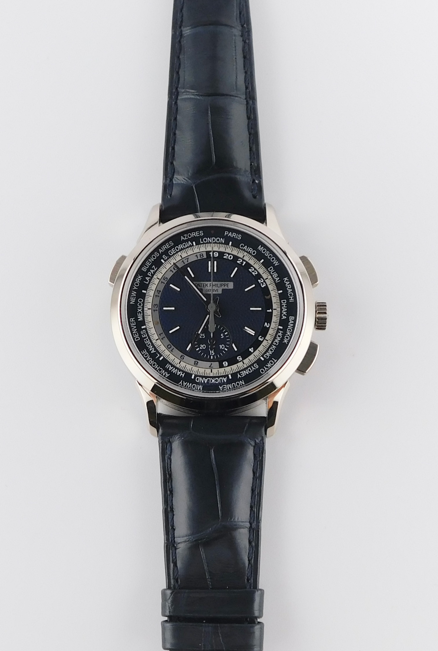 Patek Philippe World Time Chronograph 5930G-001, White Gold, Box/Paper - immagine 2